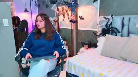 Love  online show from 10-29-25, 07:59