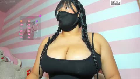 Snapshot of lovequinnn chatting on 03-19-26, 06:23 Love online show from 03-19-26, 06:23