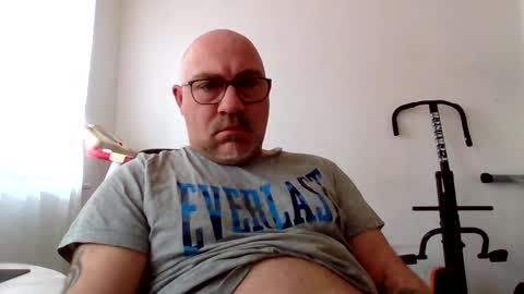 lover010983 online show from 03-11-25, 08:52