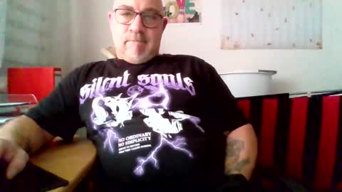 Snapshot of lover010983 chatting on 03-18-26, 03:59 lover010983 online show from 03-18-26, 03:59