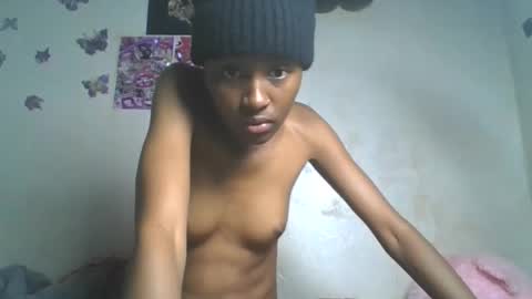 Snapshot of lovers_oncam chatting on 05-21-26, 04:19 RedJoy online show from 05-21-26, 04:19