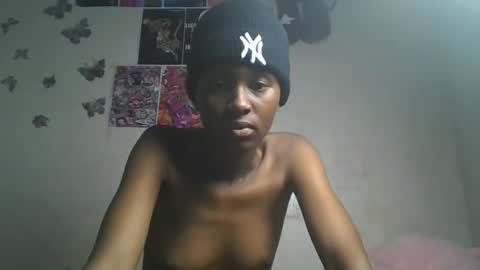 Snapshot of lovers_oncam chatting on 05-27-26, 04:20 RedJoy online show from 05-27-26, 04:20