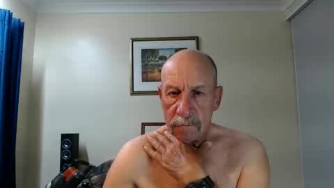 Snapshot of lovesblackazz chatting on 11-05-25, 10:15 Lovesblackazz online show from 11-05-25, 10:15