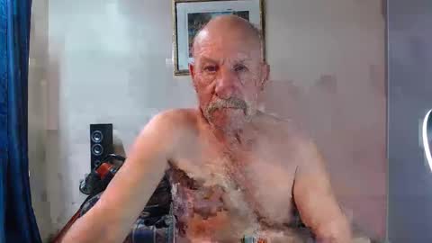 Snapshot of lovesblackazz chatting on 11-26-25, 11:22 Lovesblackazz online show from 11-26-25, 11:22