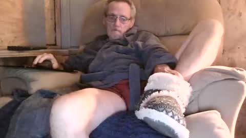 Snapshot of lovesex6565 chatting on 11-12-25, 10:48 just here to have fun and cum online show from 11-12-25, 10:48