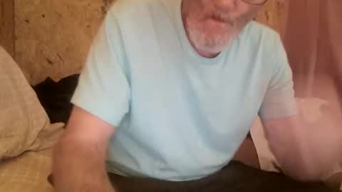 Snapshot of lovesex6565 chatting on 12-14-25, 06:23 just here to have fun and cum online show from 12-14-25, 06:23