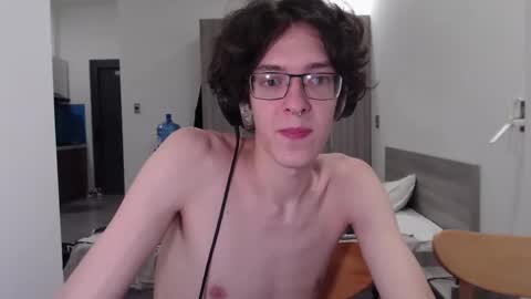 Snapshot of lovesomecookies chatting on 11-04-25, 06:29 LovesomeCookie online show from 11-04-25, 06:29