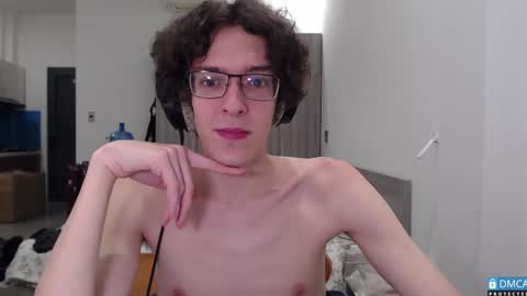 Snapshot of lovesomecookies chatting on 11-17-25, 04:46 LovesomeCookie online show from 11-17-25, 04:46