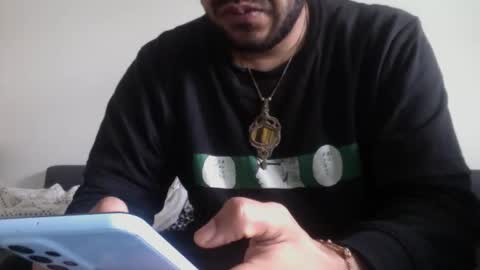 Snapshot of lovesounddistortion25 chatting on 10-15-25, 10:59 lovesounddistortion25 online show from 10-15-25, 10:59