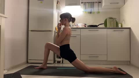 lovesstation online show from 01-18-25, 05:26