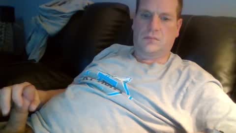 Snapshot of lovetocum37 chatting on 03-01-25, 05:31 lovetocum37 online show from 03-01-25, 05:31