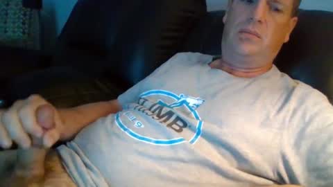 Snapshot of lovetocum37 chatting on 09-16-25, 03:46 lovetocum37 online show from 09-16-25, 03:46