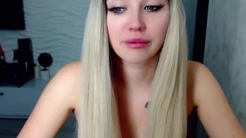 Snapshot of loveydovey88 chatting on 01-12-25, 04:50 Rosie online show from 01-12-25, 04:50