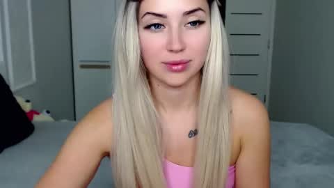 Snapshot of loveydovey88 chatting on 03-04-25, 01:06 Rosie online show from 03-04-25, 01:06