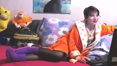 Snapshot of loveykiss77 chatting on 10-16-25, 09:16 Anna online show from 10-16-25, 09:16