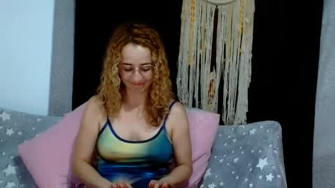 Snapshot of loving__lily chatting on 02-19-25, 12:57 loving  online show from 02-19-25, 12:57