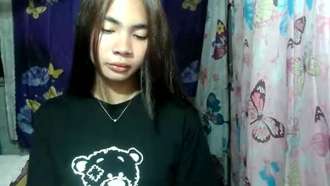 Snapshot of loving_rhean chatting on 06-08-26, 11:10 loving_rhean online show from 06-08-26, 11:10
