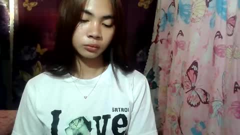 Snapshot of loving_rhean chatting on 06-10-26, 02:56 loving_rhean online show from 06-10-26, 02:56