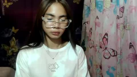 Snapshot of loving_rhean chatting on 06-17-26, 12:13 loving_rhean online show from 06-17-26, 12:13