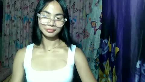 Snapshot of loving_rhean chatting on 07-06-26, 12:35 loving_rhean online show from 07-06-26, 12:35