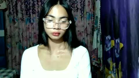 Snapshot of loving_rhean chatting on 07-16-26, 10:27 loving_rhean online show from 07-16-26, 10:27