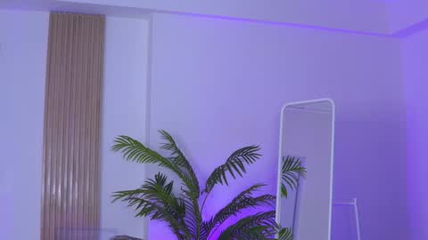 Nora online show from 01-10-25, 04:44