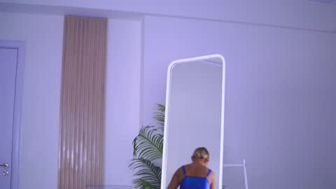 Nora online show from 02-09-25, 04:46