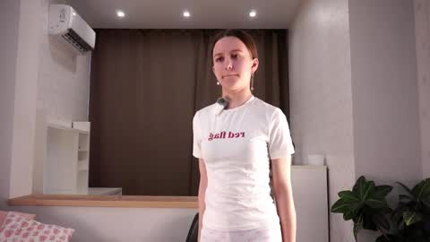 Amelia online show from 04-13-26, 11:16