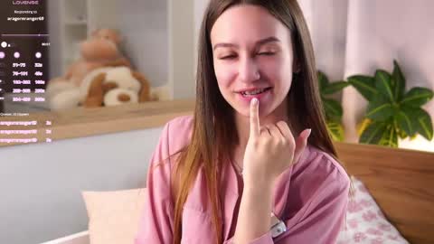Amelia online show from 05-31-26, 12:23