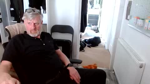 lowrylowry1 online show from 04-27-26, 12:36