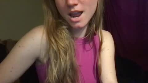 Snapshot of lozivelle chatting on 09-15-25, 05:24 lozivelle online show from 09-15-25, 05:24