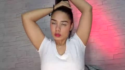 Snapshot of luana02ferrer chatting on 07-26-26, 12:41 luana02ferrer online show from 07-26-26, 12:41