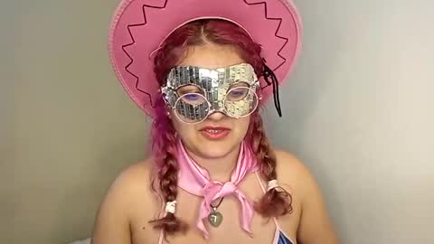 Snapshot of luana363 chatting on 12-19-24, 03:18 luana363 online show from 12-19-24, 03:18