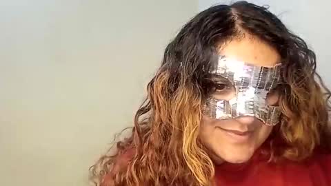 Snapshot of luana363 chatting on 10-29-25, 03:42 luana363 online show from 10-29-25, 03:42