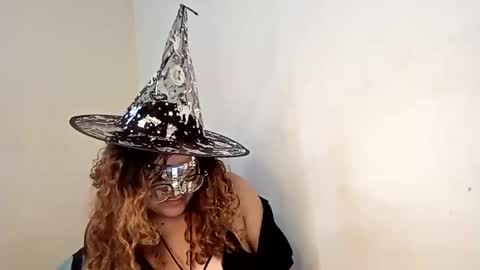 Snapshot of luana363 chatting on 11-22-25, 05:56 luana363 online show from 11-22-25, 05:56