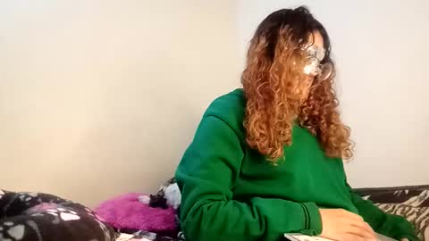 Snapshot of luana363 chatting on 11-29-25, 11:19 luana363 online show from 11-29-25, 11:19