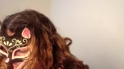 luanapowerful online show from 10-25-25, 05:04