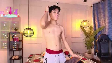 lUAN online show from 01-15-26, 08:01