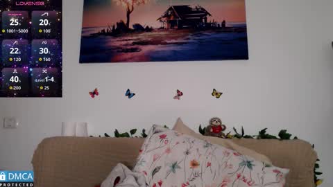 Snapshot of luara_ chatting on 01-14-26, 12:33 luara_ online show from 01-14-26, 12:33