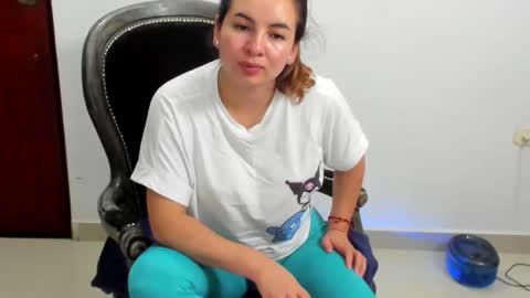 luara__01__lecat_1 online show from 12-22-25, 01:24