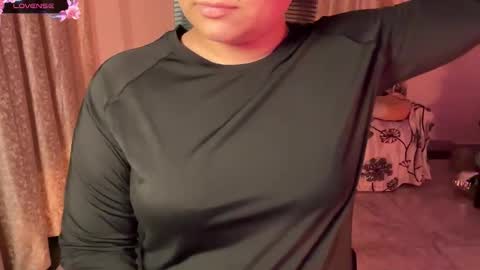 Snapshot of lubna_07 chatting on 01-10-26, 02:08 slow poison online show from 01-10-26, 02:08