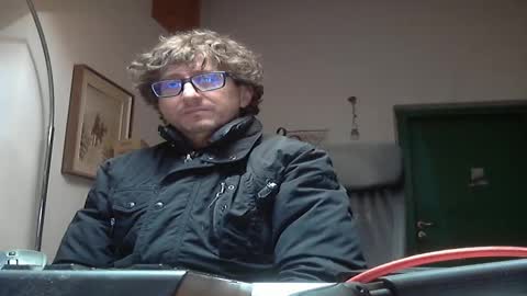 Snapshot of luca78_78 chatting on 11-23-25, 09:42 luca78 online show from 11-23-25, 09:42