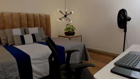 luca_morettii online show from 09-10-25, 12:05