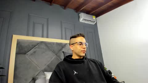 luca_morettii online show from 10-07-25, 12:24