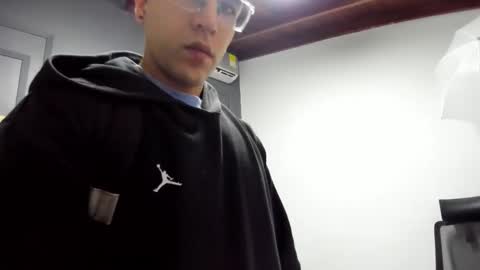 luca_morettii online show from 10-19-25, 12:06