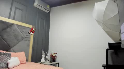 luca_morettii online show from 12-02-25, 12:10