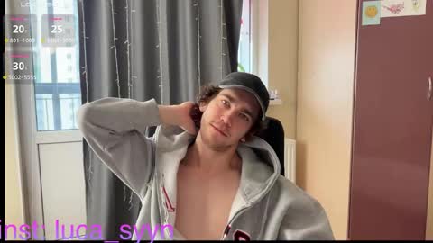 Snapshot of luca_syn chatting on 10-11-25, 08:35 Luca S online show from 10-11-25, 08:35