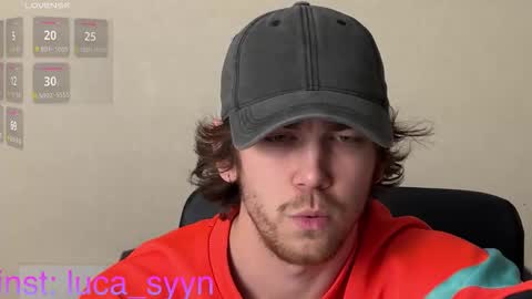 Snapshot of luca_syn chatting on 10-21-25, 01:23 Luca S online show from 10-21-25, 01:23