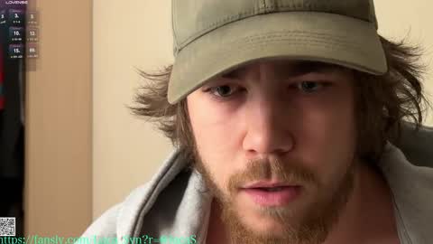 Snapshot of luca_syn chatting on 11-29-25, 04:54 Luca S online show from 11-29-25, 04:54