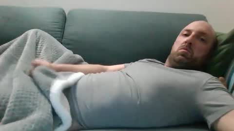 Snapshot of lucabeech88 chatting on 01-11-25, 08:21 Luca online show from 01-11-25, 08:21